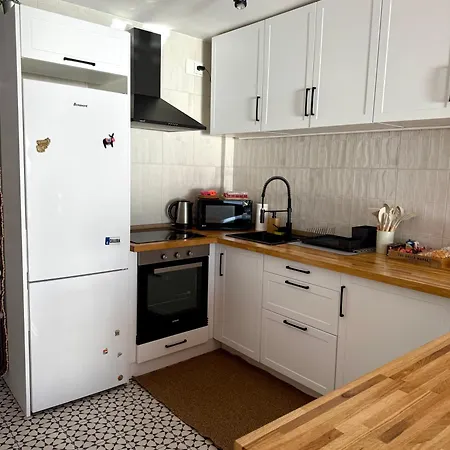 El Bikini - Junto A La Playa - Right On The